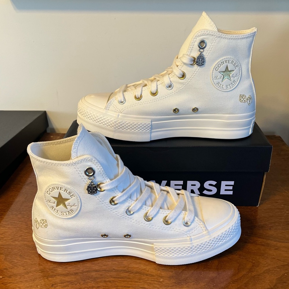 Converse Chuck Taylor All Star Platform Luck Charms Sneakers